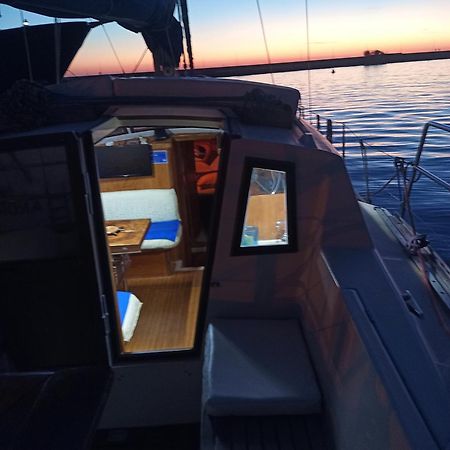 Hotel Bed & Boat Brezza Del Mare Viareggio Exterior foto